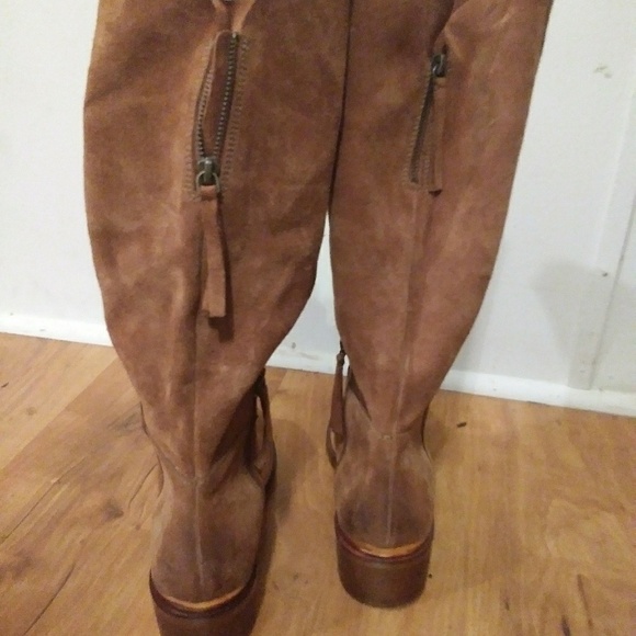 Rustic boots - Picture 2 of 4